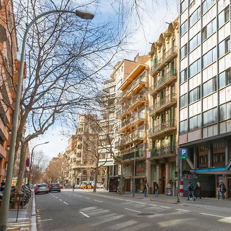 Moderno Y Espacioso En Calle Mallorca Apartment
