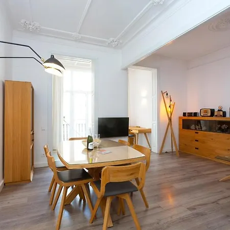 Moderno Y Espacioso En Calle Mallorca *